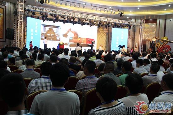 山東常林高效節(jié)能環(huán)保挖掘機(jī)及液壓系統(tǒng)產(chǎn)品推介會